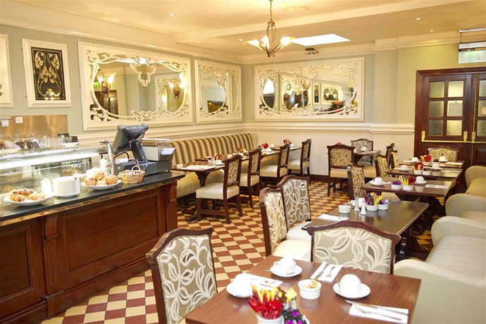 Imagen del bar/restaurante del Hotel Headfort Arms. Foto 2