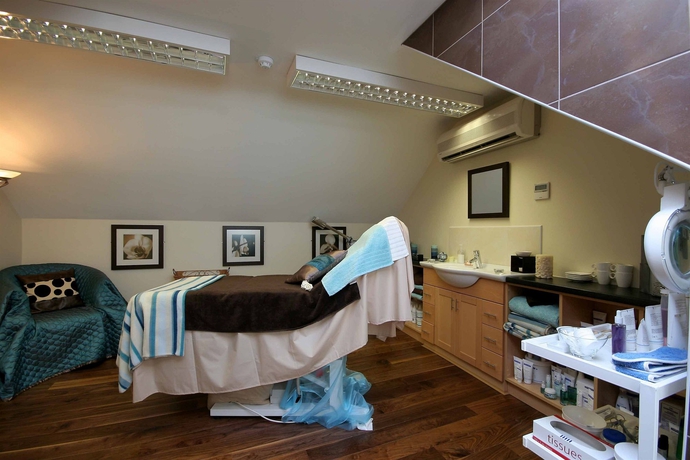 Imagen de la piscina del Hotel Headfort Arms. Foto 9