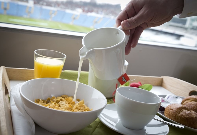 Imagen del bar/restaurante del Hotel Headingley Stadium. Foto 2