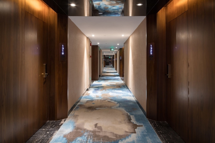 Imagen de los interiores del Hotel Headquarter International. Foto 14
