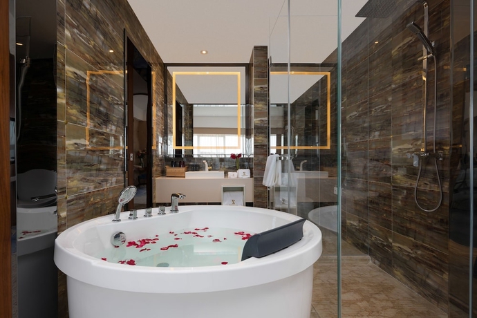 Imagen de la habitación del Hotel Headquarter International. Foto 10