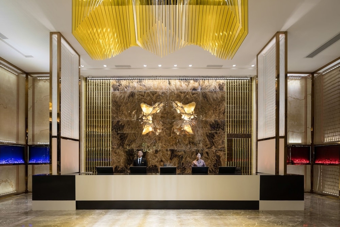 Imagen de los interiores del Hotel Headquarter International. Foto 16