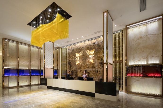 Imagen de los interiores del Hotel Headquarter International. Foto 17