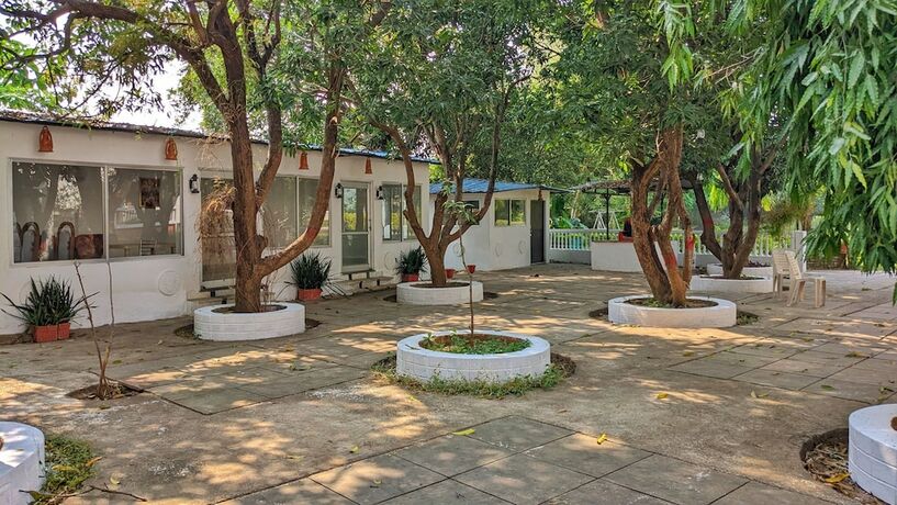 Imagen general del Hotel Headquarter Khajuraho. Foto 13
