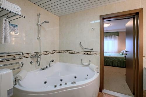 Imagen de la habitación del Hotel Health Resort Akvamarin. Foto 9