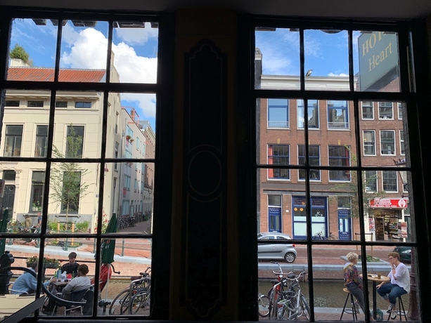 Imagen de los interiores del Hotel Heart Of Amsterdam - Hostel. Foto 17