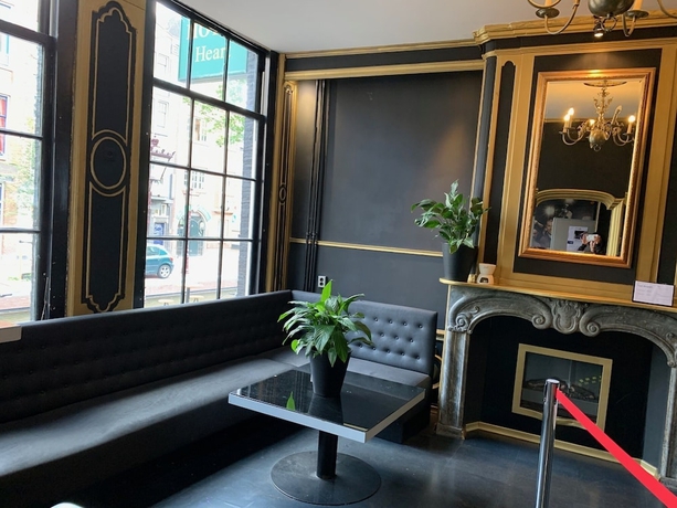 Imagen de los interiores del Hotel Heart Of Amsterdam - Hostel. Foto 19