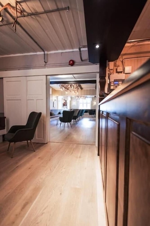 Imagen de los interiores del Hotel Heartbreak. Foto 14