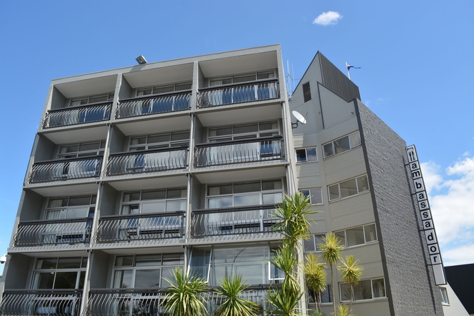 Imagen de los exteriores del Hotel Heartland Ambassador Hamilton. Foto 15