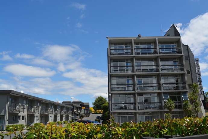 Imagen de los exteriores del Hotel Heartland Ambassador Hamilton. Foto 16