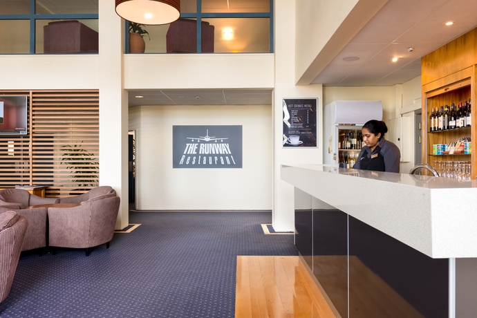 Imagen del bar/restaurante del Hotel Heartland Auckland Airport. Foto 4