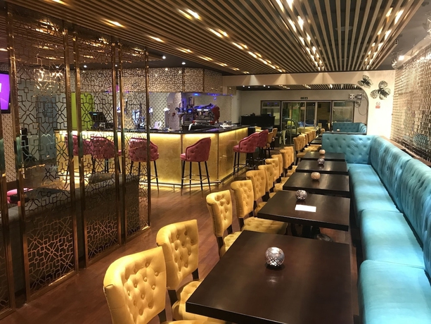 Imagen del bar/restaurante del Hotel Heathrow Inn. Foto 17