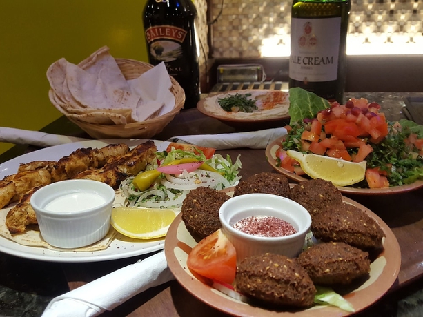 Imagen del bar/restaurante del Hotel Heathrow Inn. Foto 18