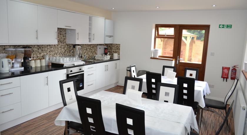 Imagen del bar/restaurante del Hotel Heathrow Traveller Bandb. Foto 8