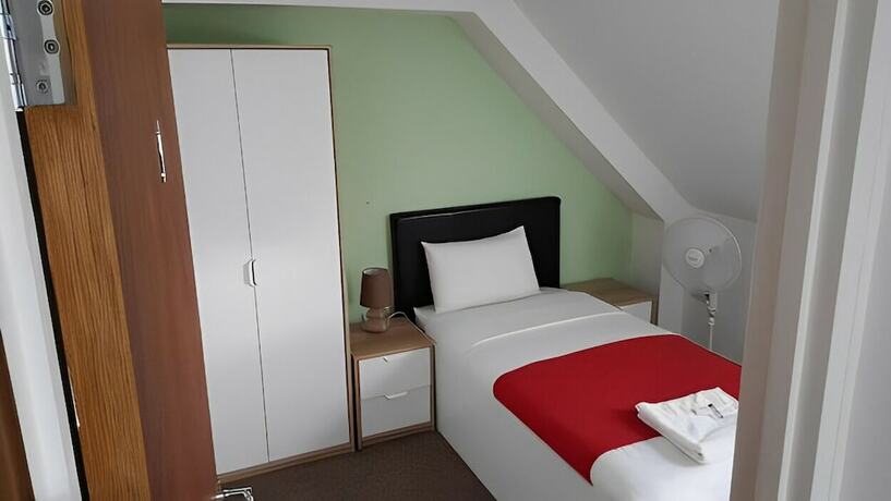 Imagen de la habitación del Hotel Heathrow Travellers Hub. Foto 6