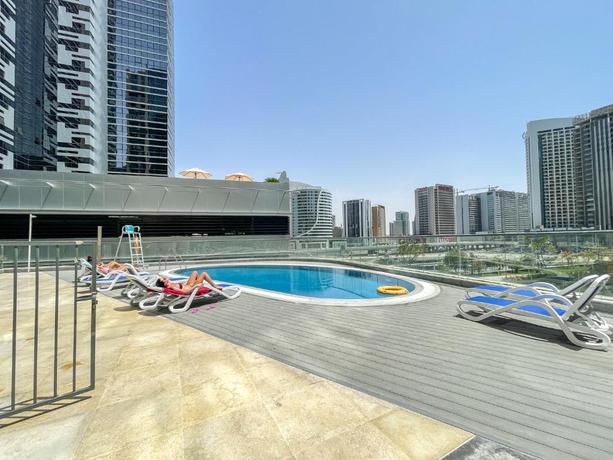 Imagen de la piscina del Hotel Heaven Crest Vacation Homes Downtown - 3 Bedroom Suites. Foto 12