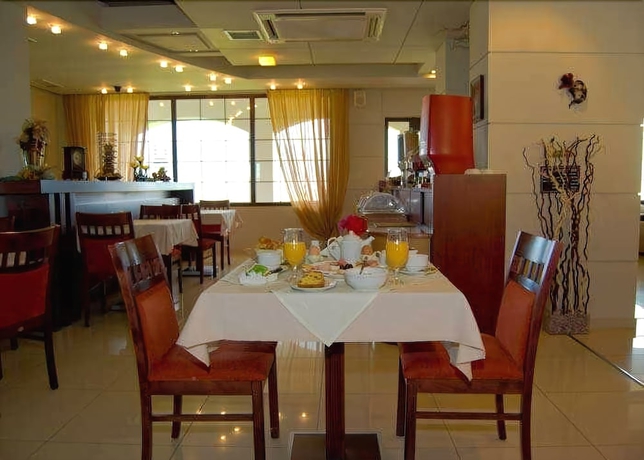 Imagen del bar/restaurante del Hotel Heaven. Foto 2