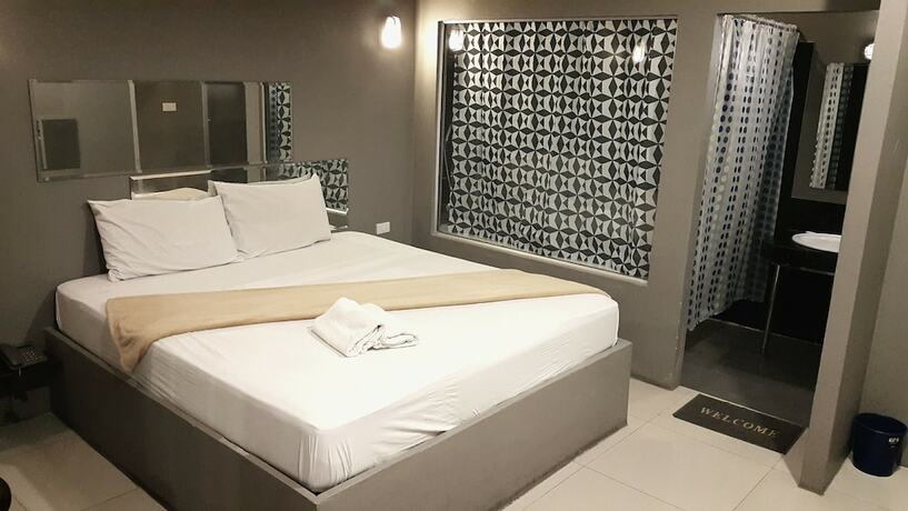 Imagen de la habitación del Hotel Heaven Inn. Foto 17