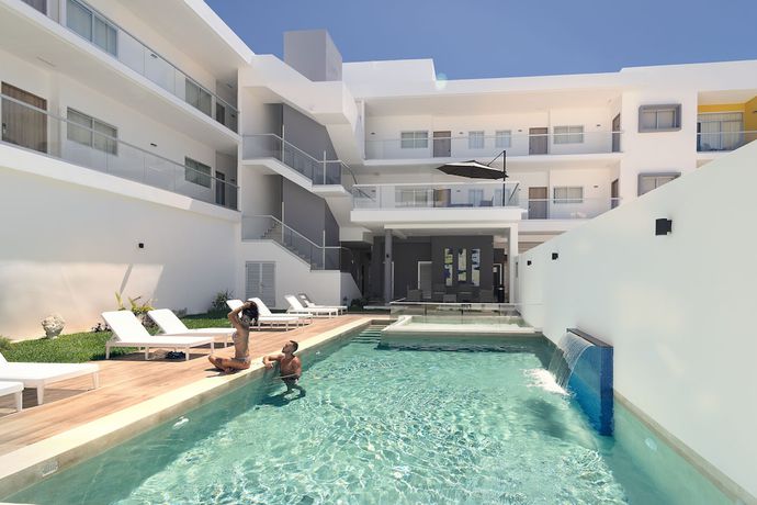 Imagen general del Hotel Heaven, Playa del Carmen. Foto 1