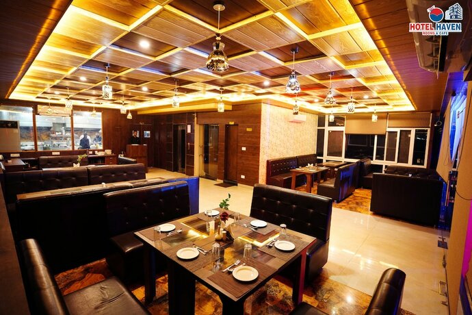 Imagen del bar/restaurante del Hotel Heaven, Rishikesh. Foto 10