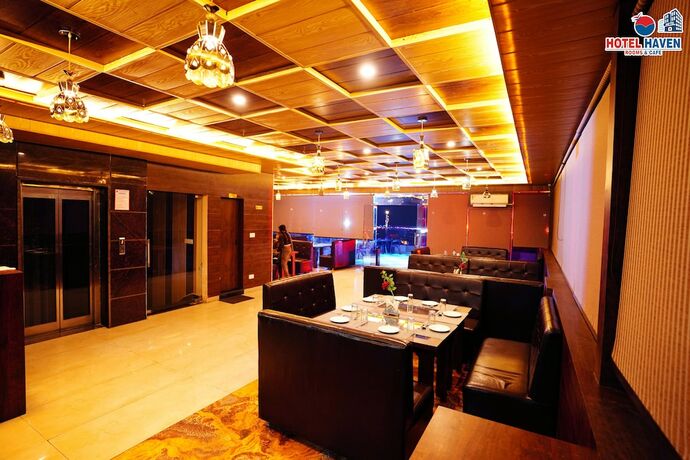 Imagen del bar/restaurante del Hotel Heaven, Rishikesh. Foto 12