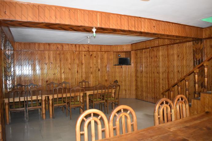 Imagen del bar/restaurante del Hotel Heaven Rose and Restaurant Old. Foto 5