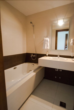 Imagen de la habitación del Hotel Heaven, Thermi. Foto 9