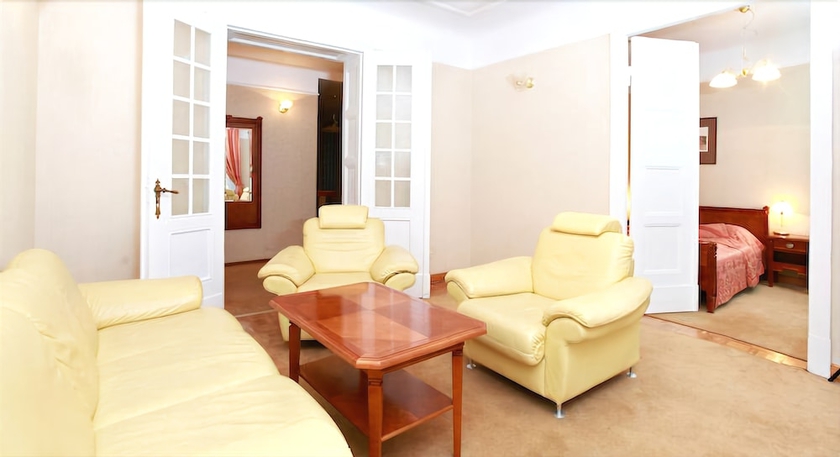 Imagen de la habitación del Hotel Heban. Foto 10