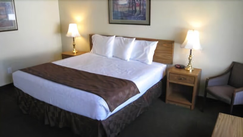 Imagen de la habitación del Hotel Heber Inn. Foto 6