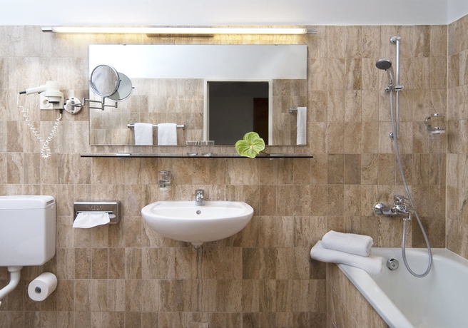 Imagen de la habitación del Hotel Hecker's Hotel Kurf&uuml;rstendamm. Foto 5