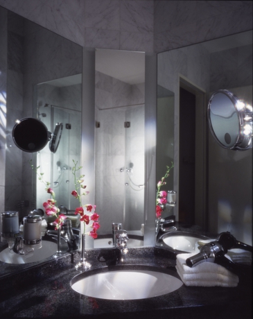 Imagen de la habitación del Hotel Hecker's Hotel Kurf&uuml;rstendamm. Foto 7