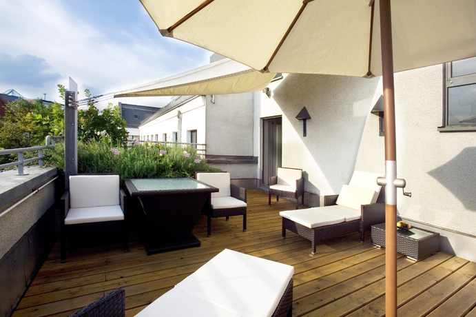 Imagen de los exteriores del Hotel Hecker's Hotel Kurf&uuml;rstendamm. Foto 10