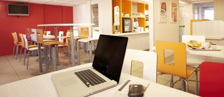 Imagen del bar/restaurante del Hotel Heco Colmar Nord - Ex Première Classe. Foto 4