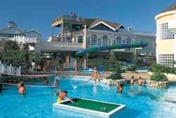Imagen de la piscina del Hotel Hedonism Iii. Foto 7