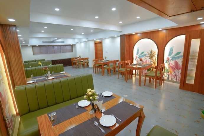 Imagen del bar/restaurante del Hotel Heera Residency - Bhopal. Foto 5