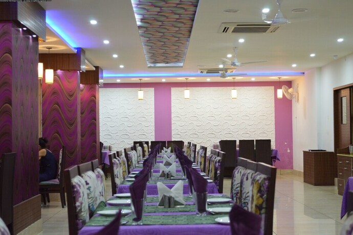Imagen del bar/restaurante del Hotel Heeralal. Foto 17