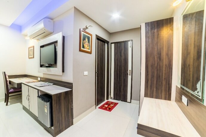 Imagen de la habitación del Hotel Heeralal. Foto 22