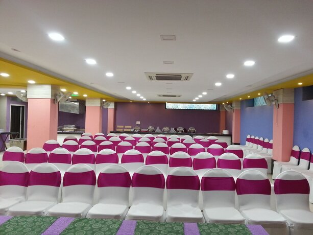 Imagen de los interiores del Hotel Heeralal. Foto 30