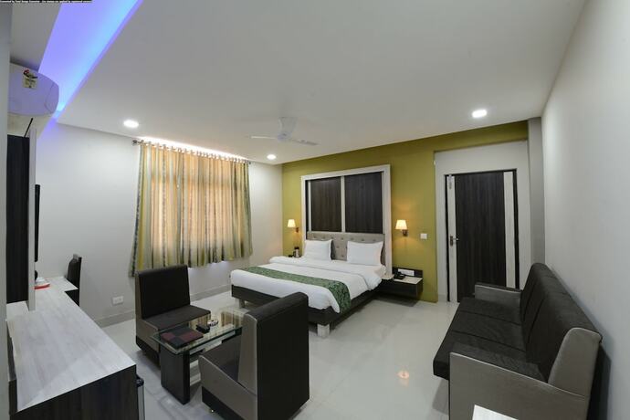 Imagen de los exteriores del Hotel Heeralal. Foto 26
