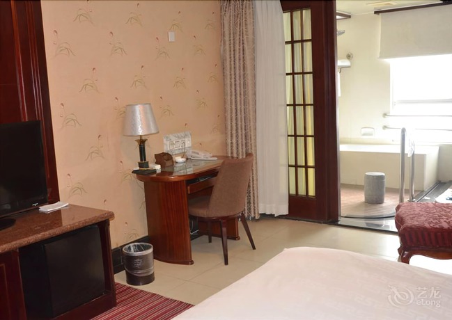 Imagen de los interiores del Hotel Hefei Yinruilin International Hotel. Foto 20