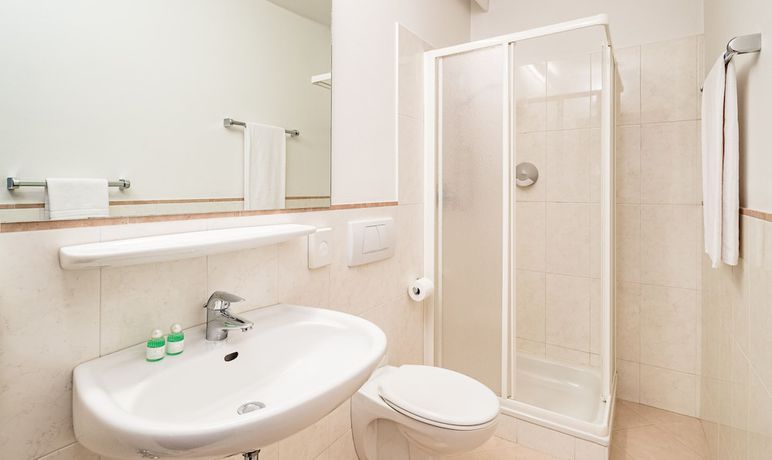 Imagen de la habitación del Hotel Heide Park. Foto 9