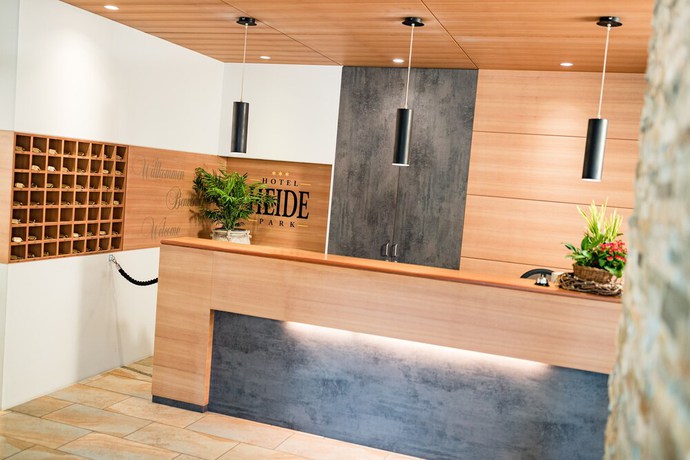 Imagen de los interiores del Hotel Heide Park. Foto 18