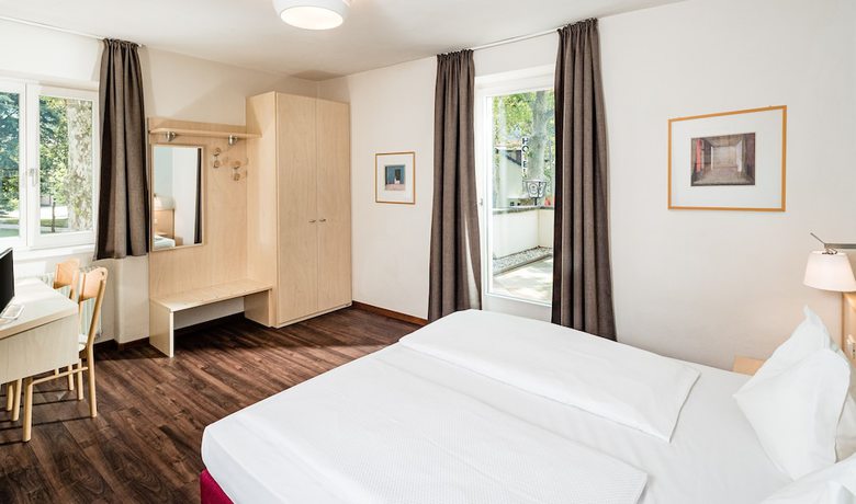 Imagen de la habitación del Hotel Heide Park. Foto 17