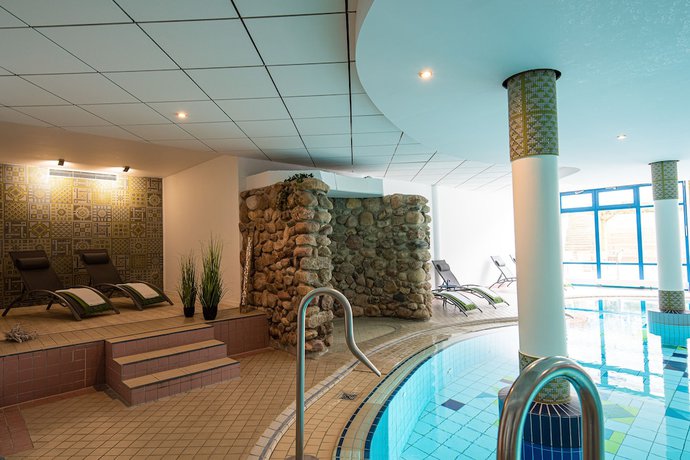 Imagen de la piscina del Hotel Heide Reinstorf. Foto 14
