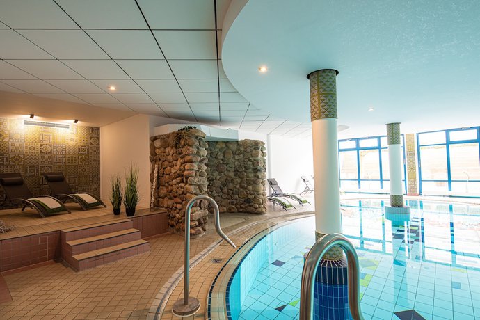 Imagen de la piscina del Hotel Heide Reinstorf. Foto 18