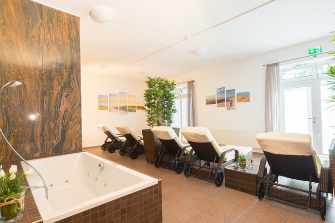 Imagen de la piscina del Hotel Heidehof Garni. Foto 11