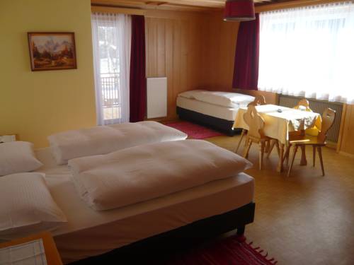 Imagen de la habitación del Hotel Heidi. Foto 3