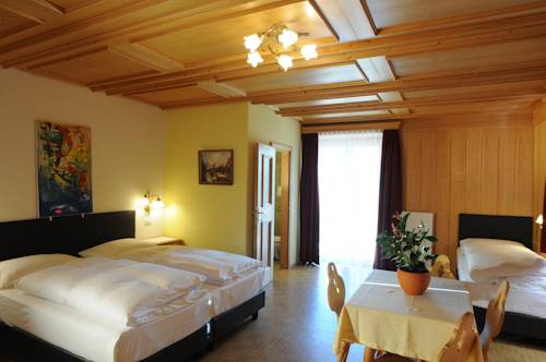 Imagen de la habitación del Hotel Heidi. Foto 10