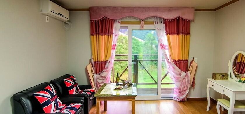 Imagen de la habitación del Hotel Heidi Korea. Foto 17