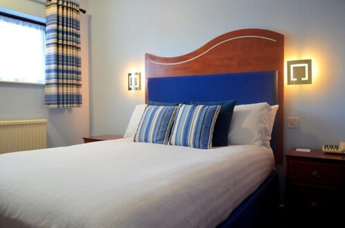Imagen de la habitación del Hotel Heights. Foto 8